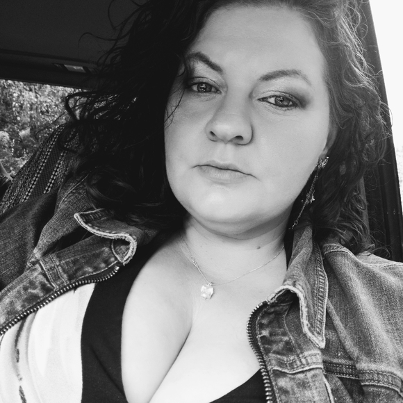 Meet your Posher, Michelle - Picture 2 of 4